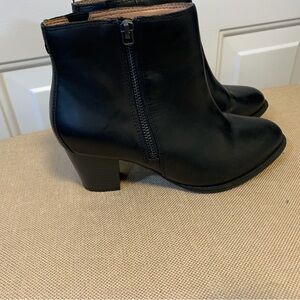 Vionic Ankle Boots